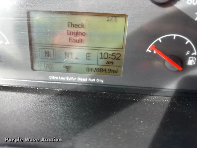 image for item DQ6421 2018 Volvo VNL semi truck