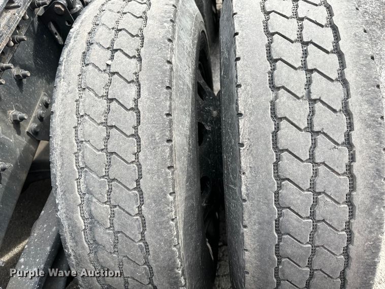 image for item DQ6421 2018 Volvo VNL semi truck