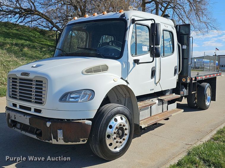 image for item DQ8603 2010 Freightliner Busings Class M2 Crew Cab flatbed truck