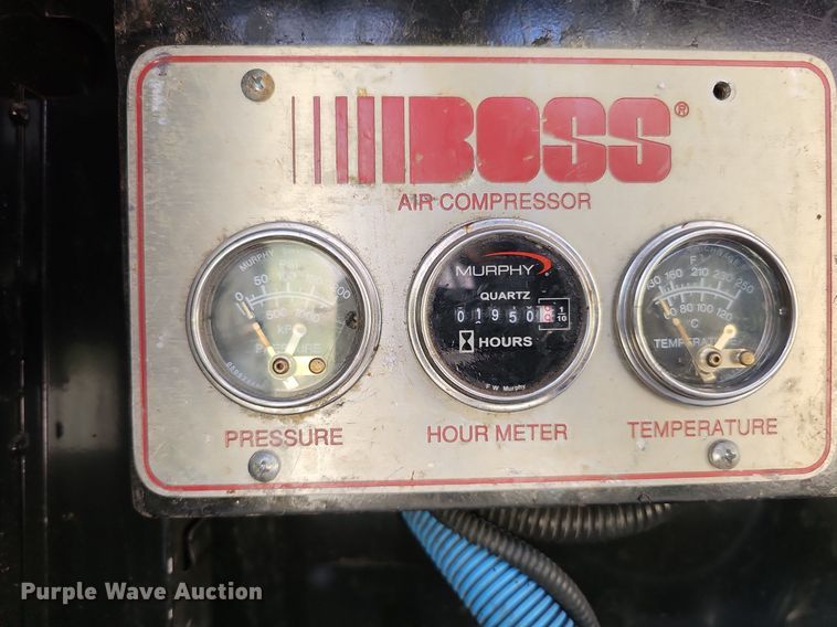 image for item DQ8603 2010 Freightliner Busings Class M2 Crew Cab flatbed truck