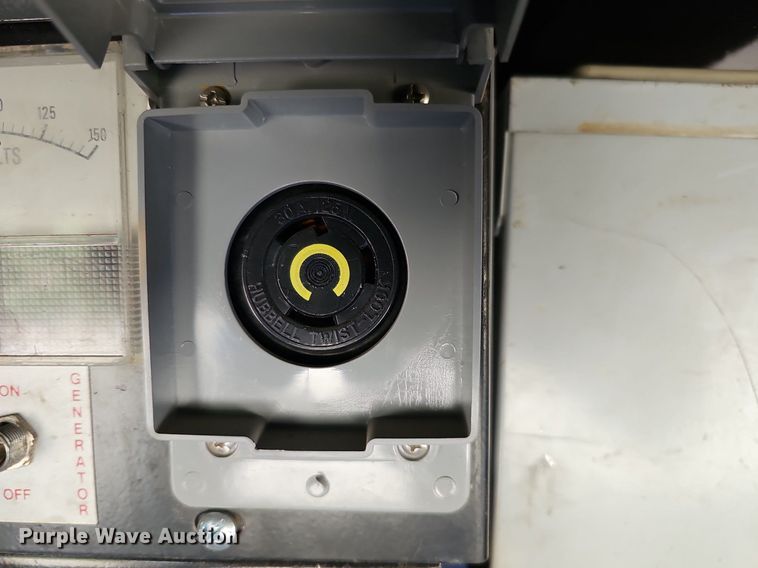 image for item DQ8603 2010 Freightliner Busings Class M2 Crew Cab flatbed truck