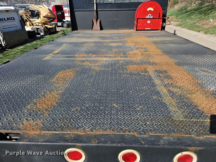 image for item DQ8603 2010 Freightliner Busings Class M2 Crew Cab flatbed truck