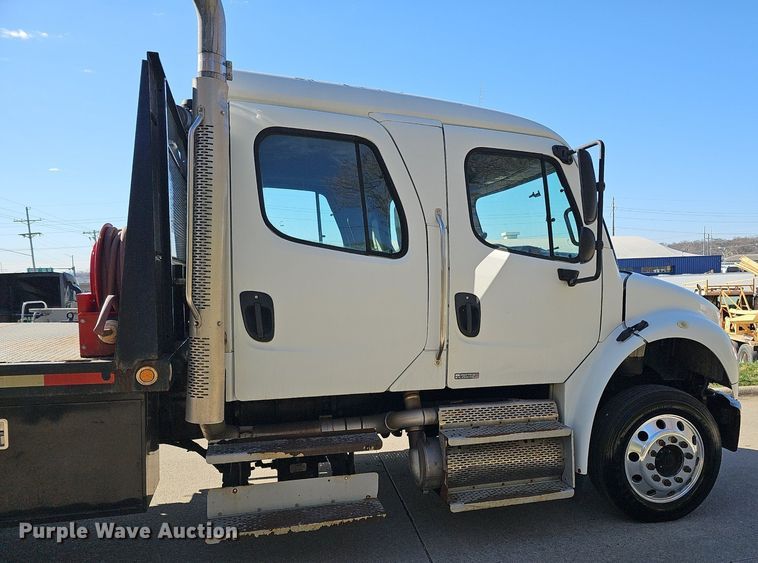 image for item DQ8603 2010 Freightliner Busings Class M2 Crew Cab flatbed truck