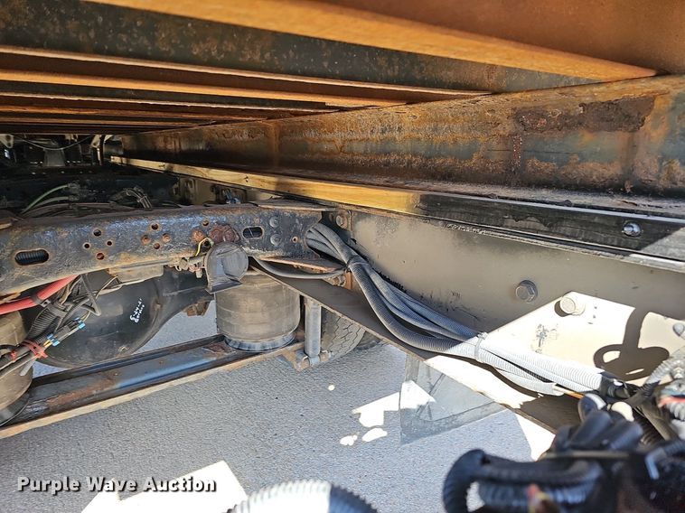 image for item DQ8603 2010 Freightliner Busings Class M2 Crew Cab flatbed truck