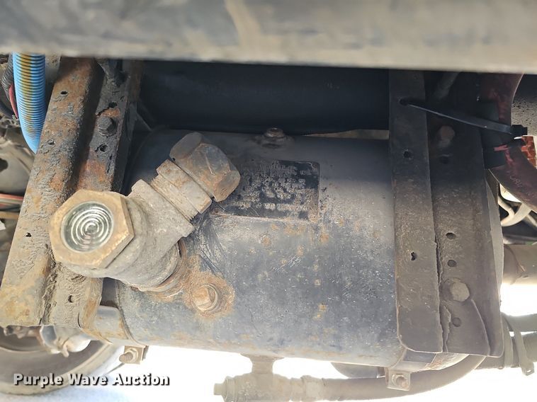 image for item DQ8603 2010 Freightliner Busings Class M2 Crew Cab flatbed truck