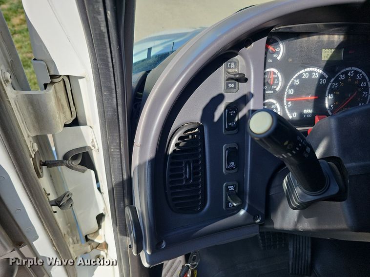 image for item DQ8603 2010 Freightliner Busings Class M2 Crew Cab flatbed truck