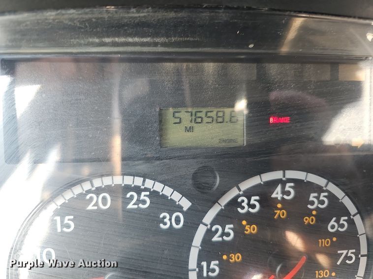 image for item DQ8603 2010 Freightliner Busings Class M2 Crew Cab flatbed truck