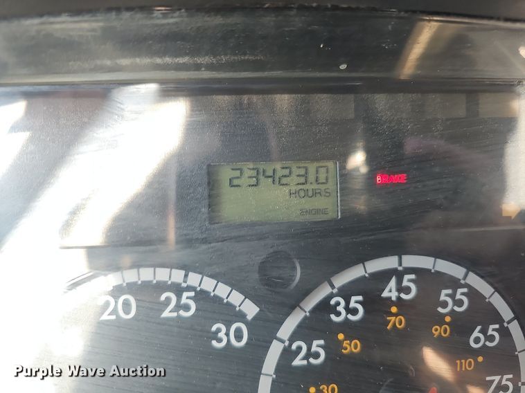 image for item DQ8603 2010 Freightliner Busings Class M2 Crew Cab flatbed truck