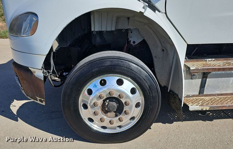 image for item DQ8603 2010 Freightliner Busings Class M2 Crew Cab flatbed truck