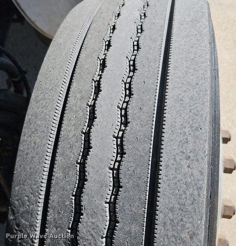 image for item DQ8603 2010 Freightliner Busings Class M2 Crew Cab flatbed truck