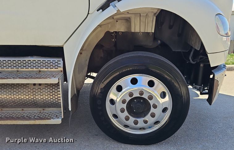 image for item DQ8603 2010 Freightliner Busings Class M2 Crew Cab flatbed truck