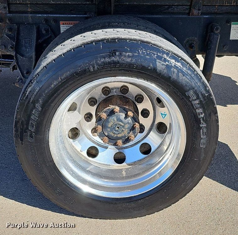 image for item DQ8603 2010 Freightliner Busings Class M2 Crew Cab flatbed truck