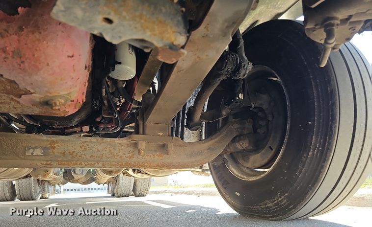 image for item DQ8605 2016 Freightliner Cascadia semi truck