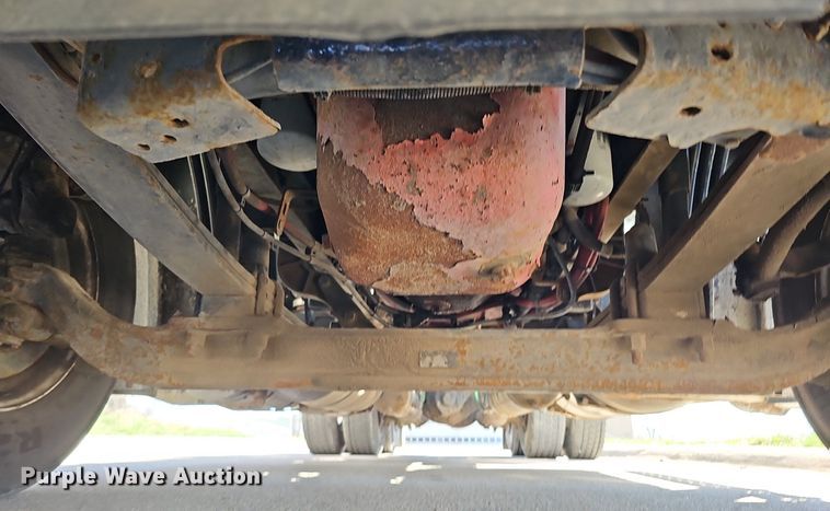 image for item DQ8605 2016 Freightliner Cascadia semi truck