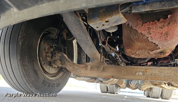 image for item DQ8605 2016 Freightliner Cascadia semi truck