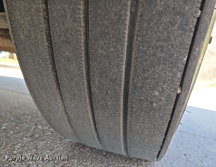 image for item DQ8605 2016 Freightliner Cascadia semi truck