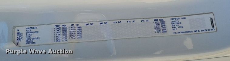 image for item DQ8605 2016 Freightliner Cascadia semi truck