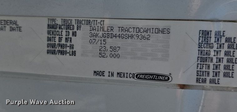 image for item DQ8605 2016 Freightliner Cascadia semi truck