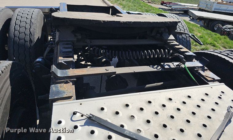 image for item DQ8607 2015 Freightliner Cascadia Evolution semi truck