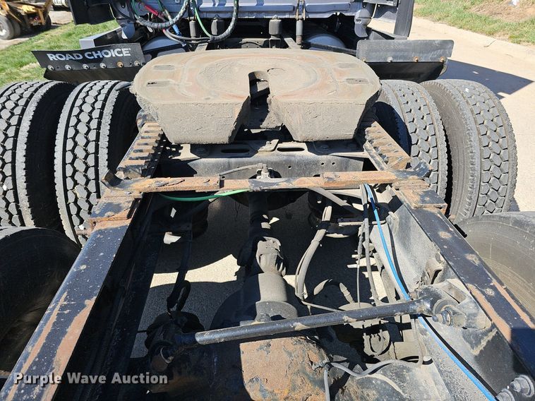 image for item DQ8607 2015 Freightliner Cascadia Evolution semi truck