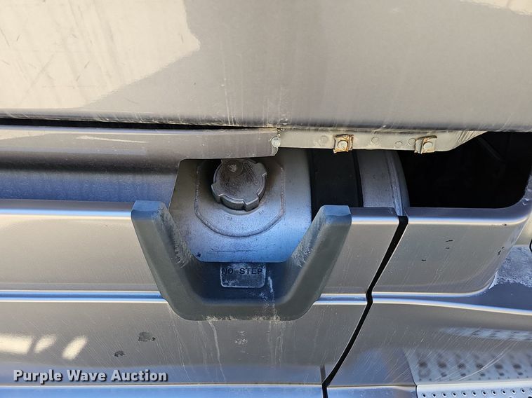 image for item DQ8607 2015 Freightliner Cascadia Evolution semi truck