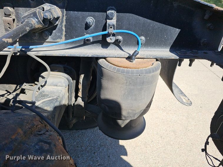 image for item DQ8607 2015 Freightliner Cascadia Evolution semi truck