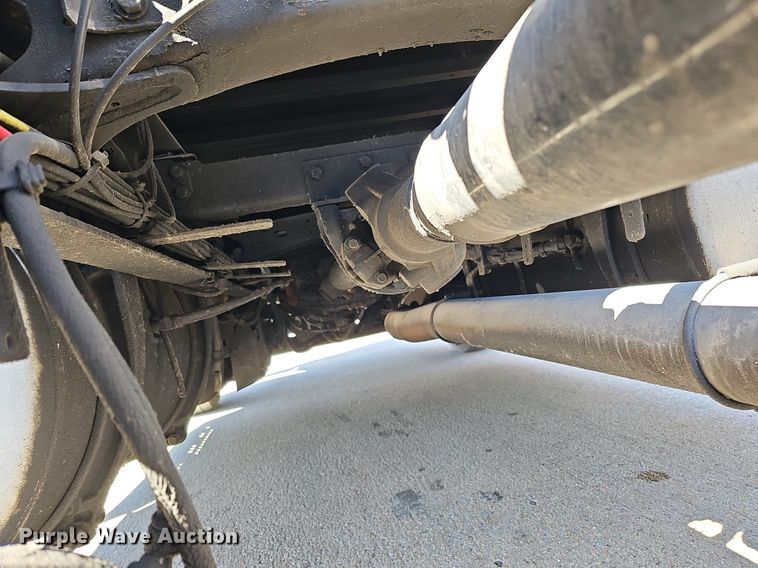 image for item DQ8607 2015 Freightliner Cascadia Evolution semi truck