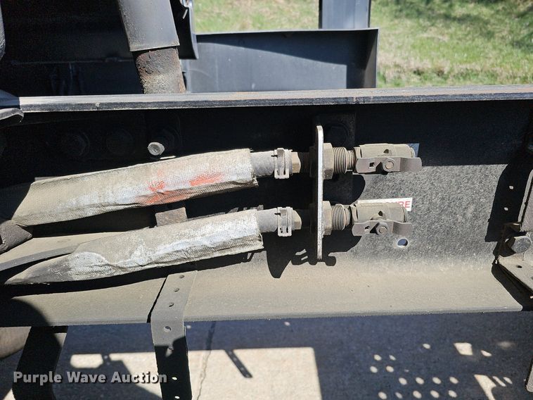 image for item DQ8607 2015 Freightliner Cascadia Evolution semi truck