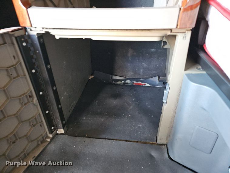 image for item DQ8607 2015 Freightliner Cascadia Evolution semi truck