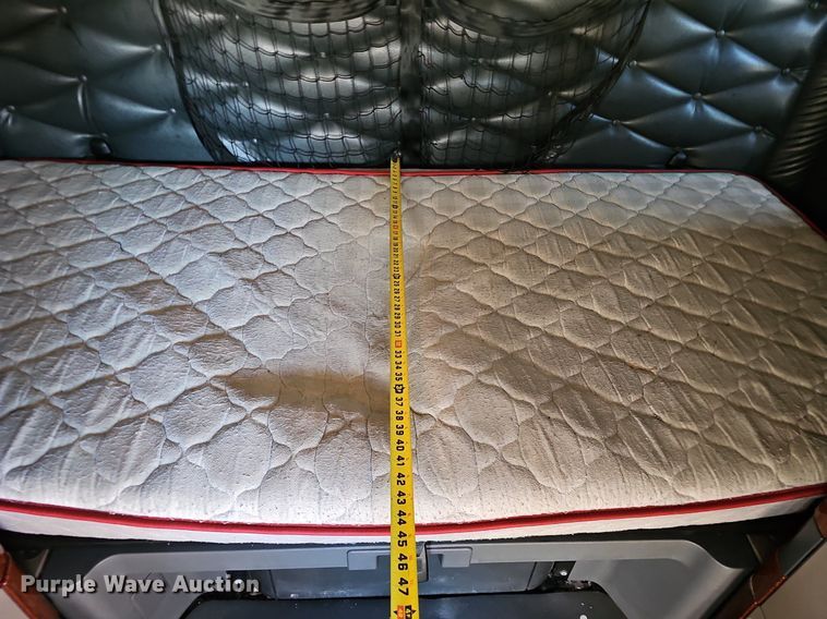 image for item DQ8607 2015 Freightliner Cascadia Evolution semi truck