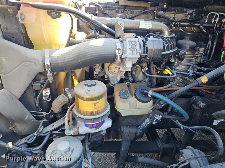 image for item DQ8607 2015 Freightliner Cascadia Evolution semi truck