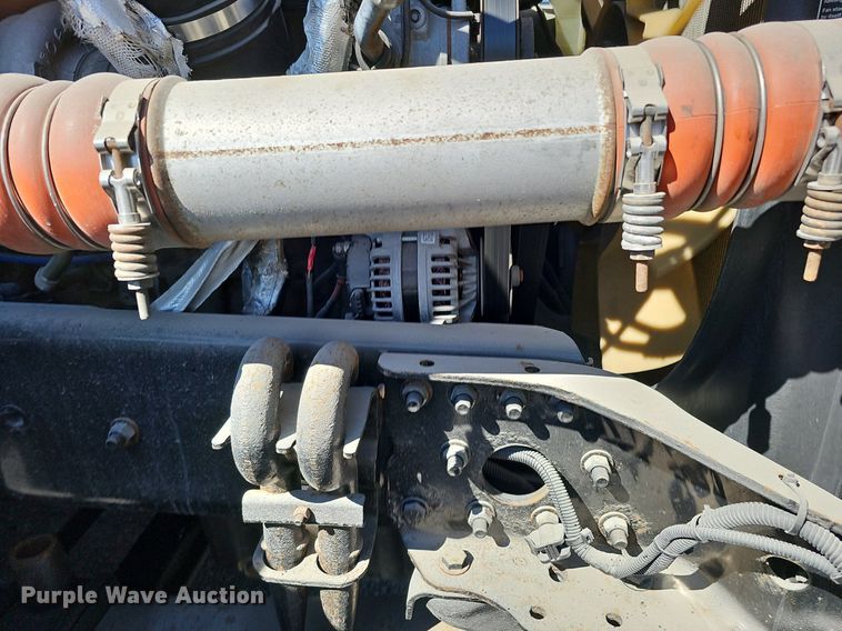 image for item DQ8607 2015 Freightliner Cascadia Evolution semi truck