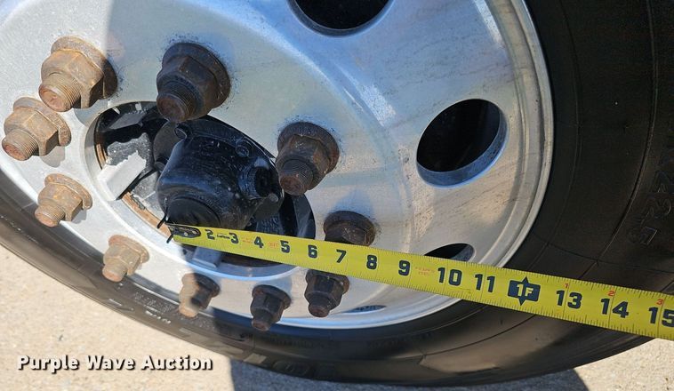 image for item DQ8607 2015 Freightliner Cascadia Evolution semi truck