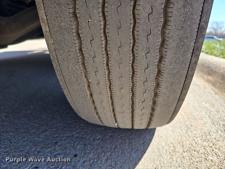 image for item DQ8607 2015 Freightliner Cascadia Evolution semi truck