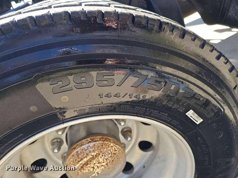 image for item DQ8607 2015 Freightliner Cascadia Evolution semi truck