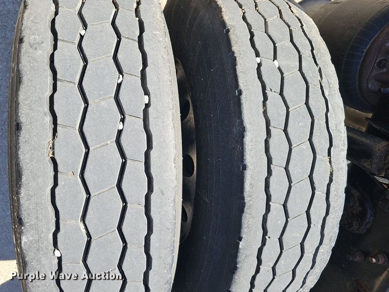 image for item DQ8607 2015 Freightliner Cascadia Evolution semi truck