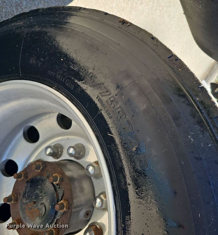 image for item DQ8607 2015 Freightliner Cascadia Evolution semi truck