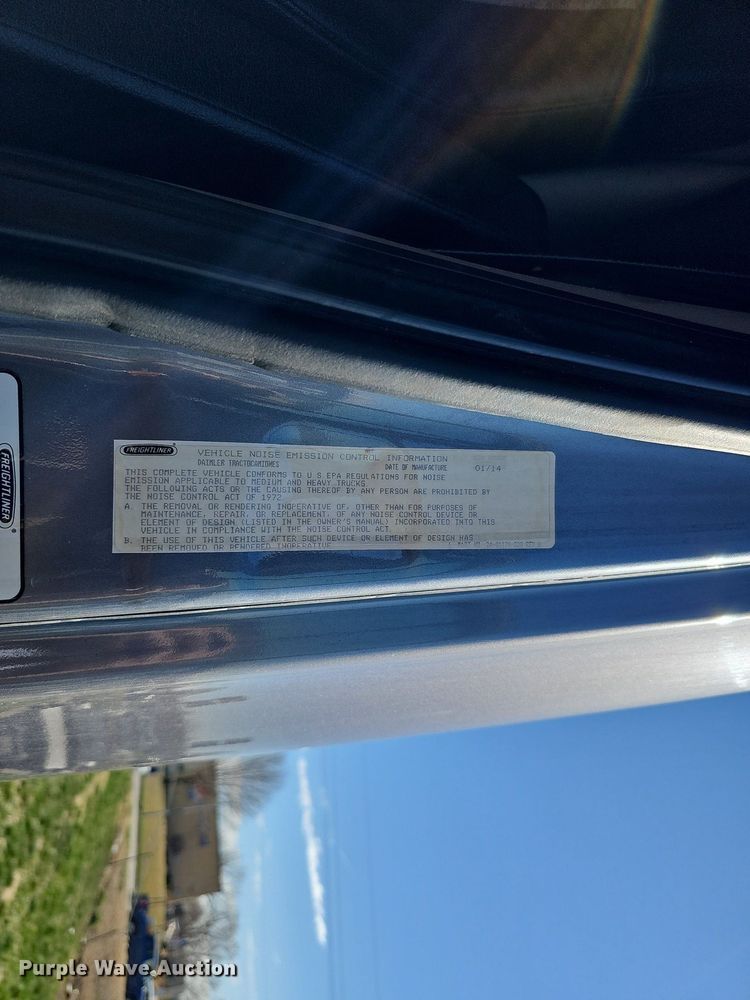 image for item DQ8607 2015 Freightliner Cascadia Evolution semi truck