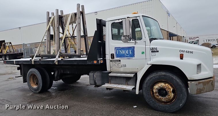 image for item DQ8640 2001 Freightliner FL70 flatbed truck