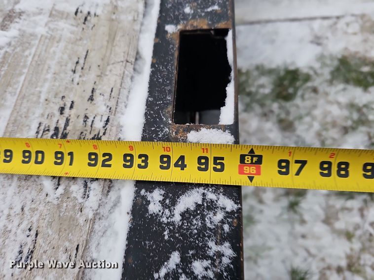 image for item DQ8640 2001 Freightliner FL70 flatbed truck