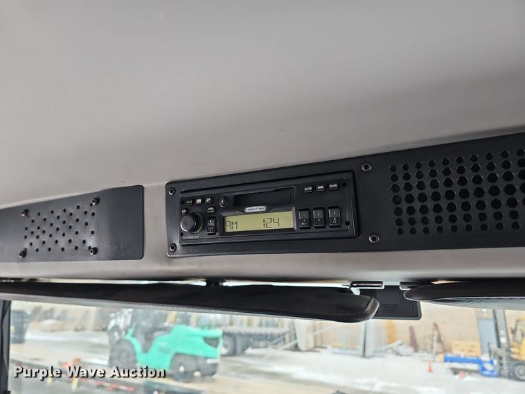 image for item DQ8640 2001 Freightliner FL70 flatbed truck