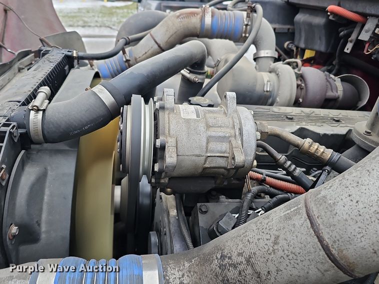 image for item DQ8640 2001 Freightliner FL70 flatbed truck