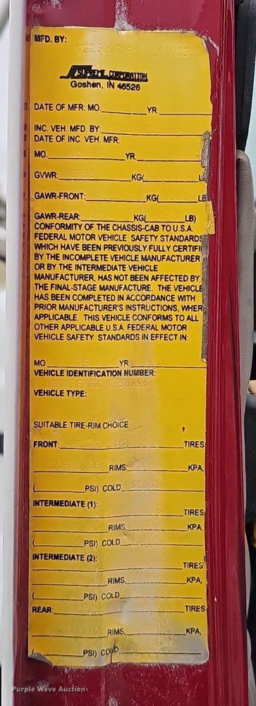 image for item DQ8640 2001 Freightliner FL70 flatbed truck