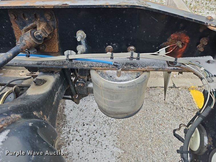 image for item DQ8641 2007 Freightliner Columbia 120 semi truck