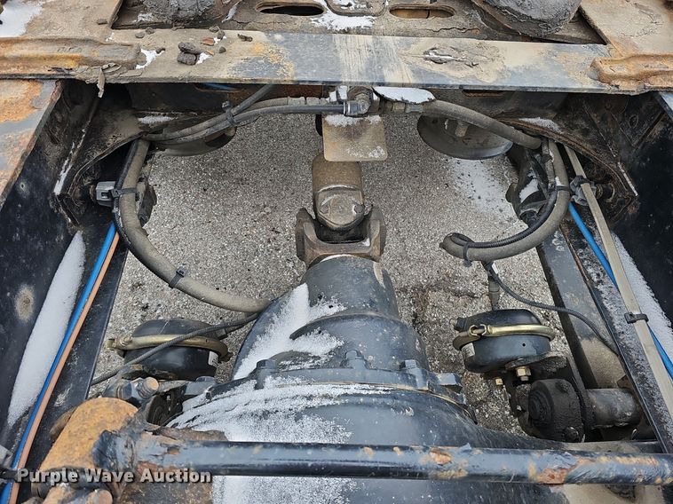 image for item DQ8641 2007 Freightliner Columbia 120 semi truck