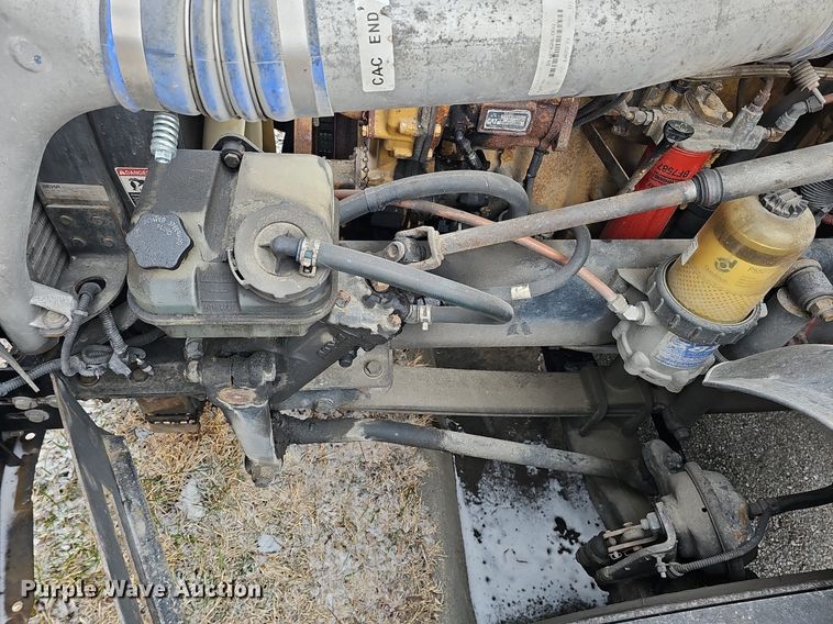 image for item DQ8641 2007 Freightliner Columbia 120 semi truck