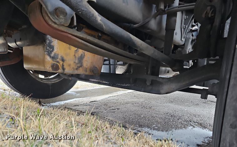 image for item DQ8641 2007 Freightliner Columbia 120 semi truck