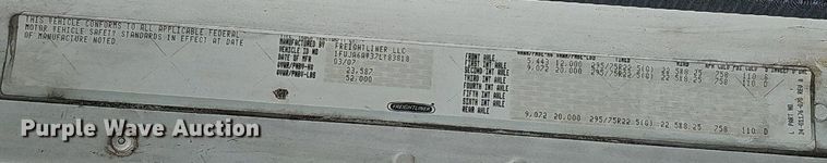 image for item DQ8641 2007 Freightliner Columbia 120 semi truck