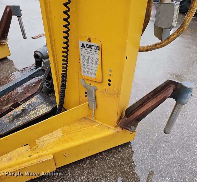 image for item DQ8662 2001 Sefac 1200M65  four post automotive lift