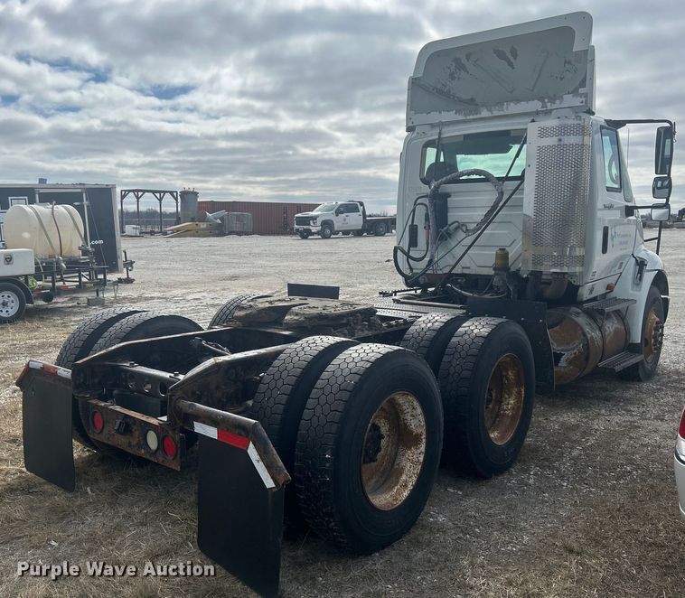 image for item DS0836 2009 International TranStar 8600 semi truck